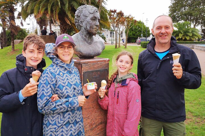 Agatha Christie statue